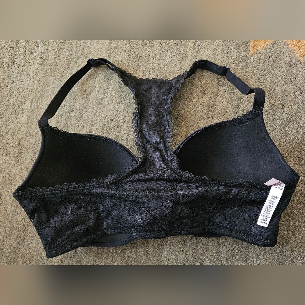 Victoria's Secret 34D Black Front Close Bra - Picture 2 of 3